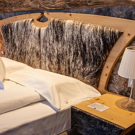 Hotel Corona Тирано Екстериор снимка