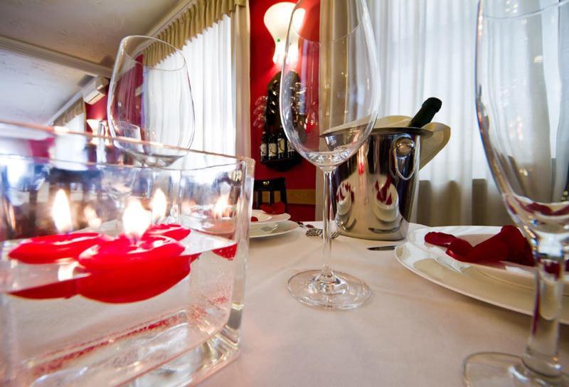 Hotel Corona Тирано Екстериор снимка