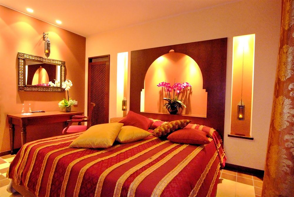 Hotel Corona Тирано Екстериор снимка