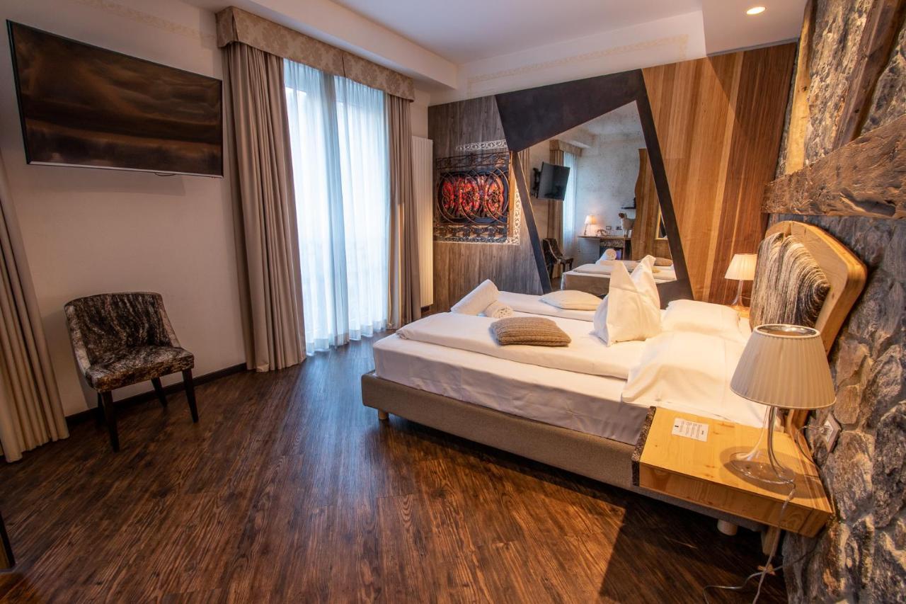 Hotel Corona Тирано Екстериор снимка