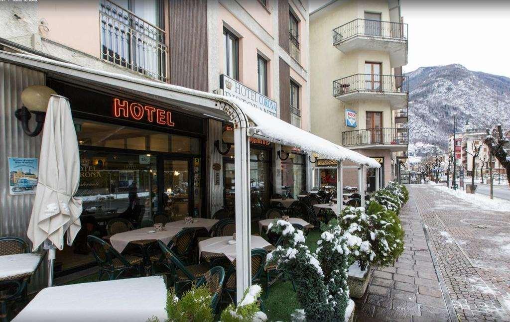 Hotel Corona Тирано Екстериор снимка
